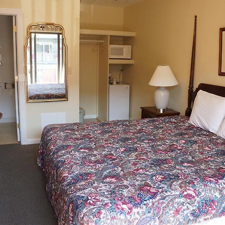 Sea Spiral Suites Хамптън Екстериор снимка